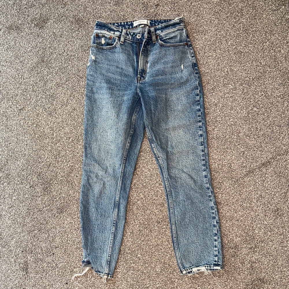 Abercrombie & Fitch Light Wash Cropped Jeans | Size 24